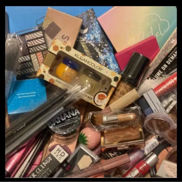 Assorted Makeup Collection Mystery Selection All Brands - Picture 3 of 9